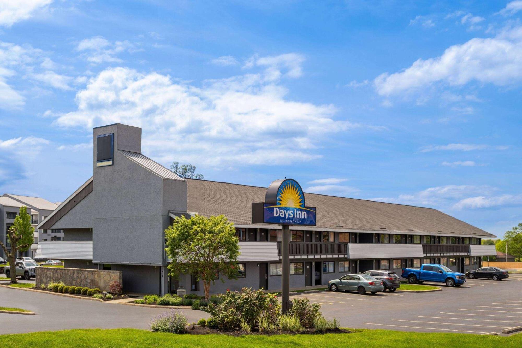 Days Inn By Wyndham Columbus Worthington Exterior foto